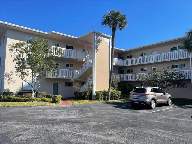 Unit 108 photo 15