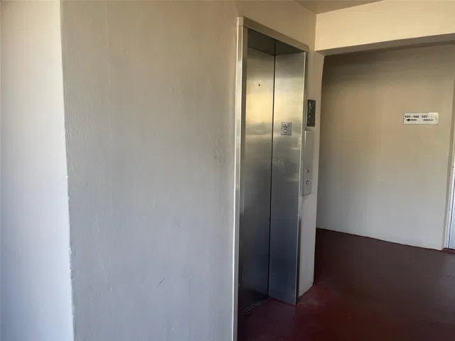 Unit 108 photo 16