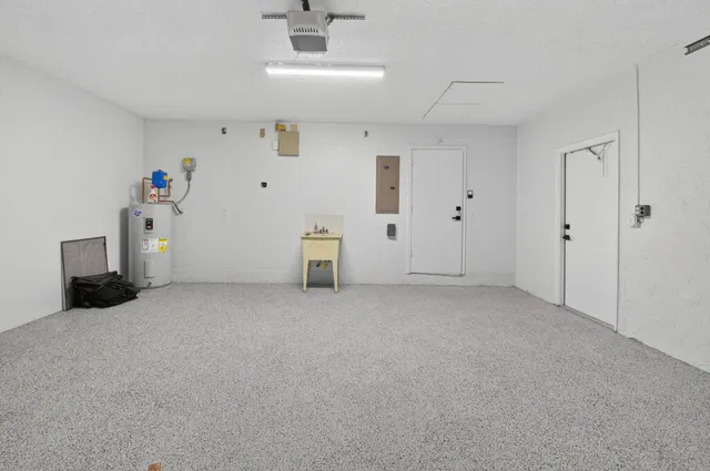 Residence photo 24