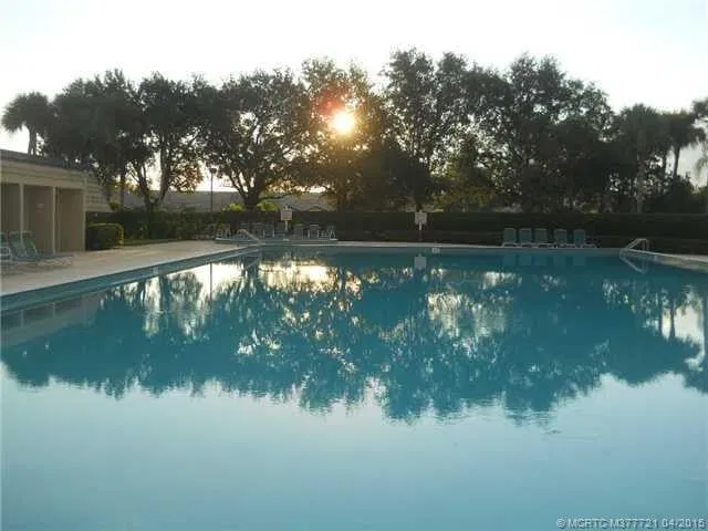 Residence photo 9