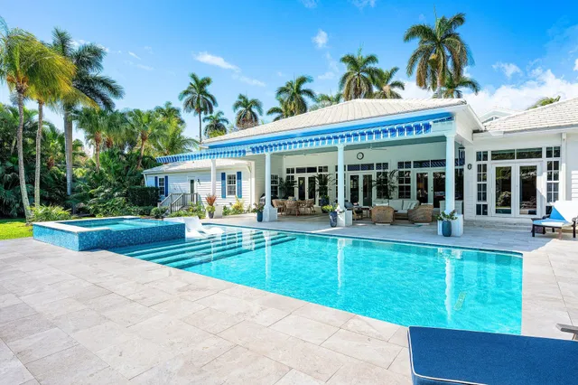 Residence photo 2