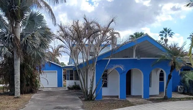 Residence photo 3