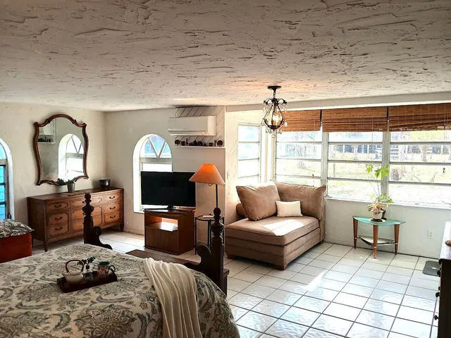 Residence photo 33