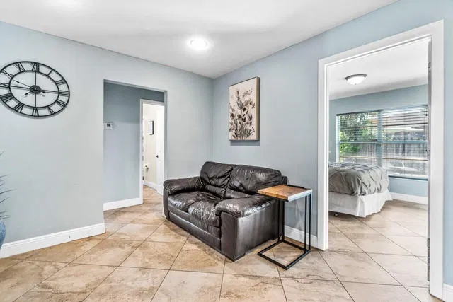 Residence photo 10