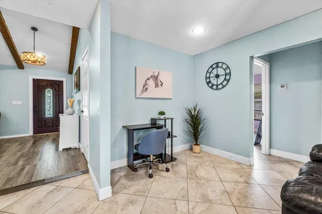 Residence photo 11