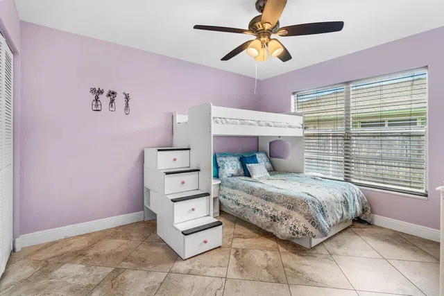 Residence photo 16