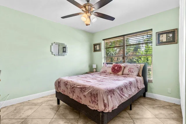 Residence photo 18