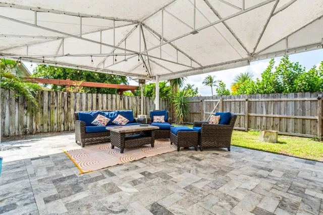 Residence photo 19