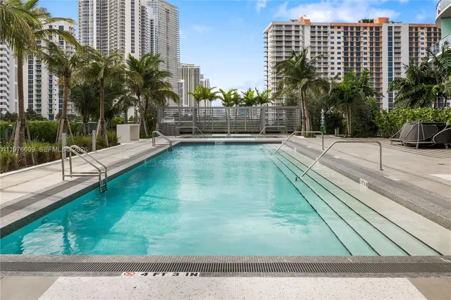 Aurora Sunny Isles Beach 502