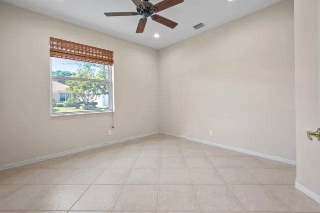 Residence photo 32