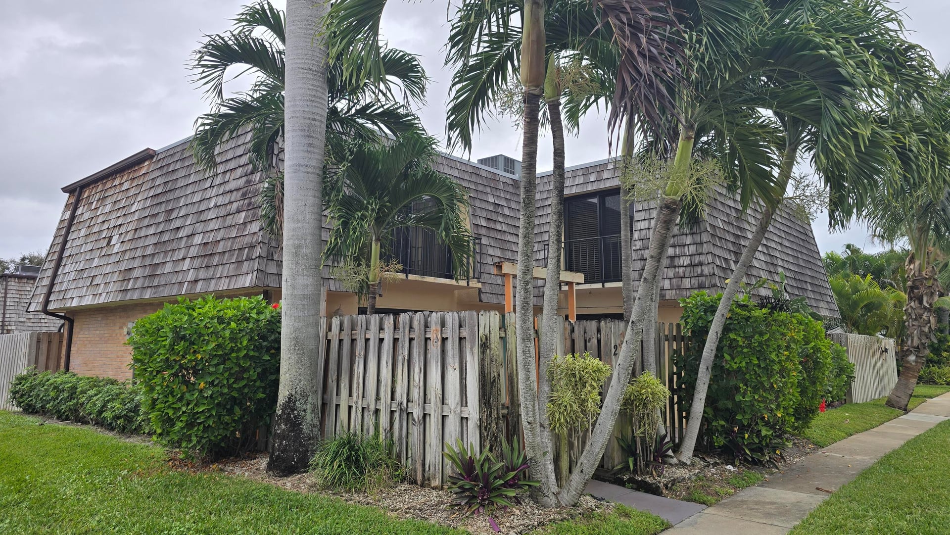 Residence photo 2