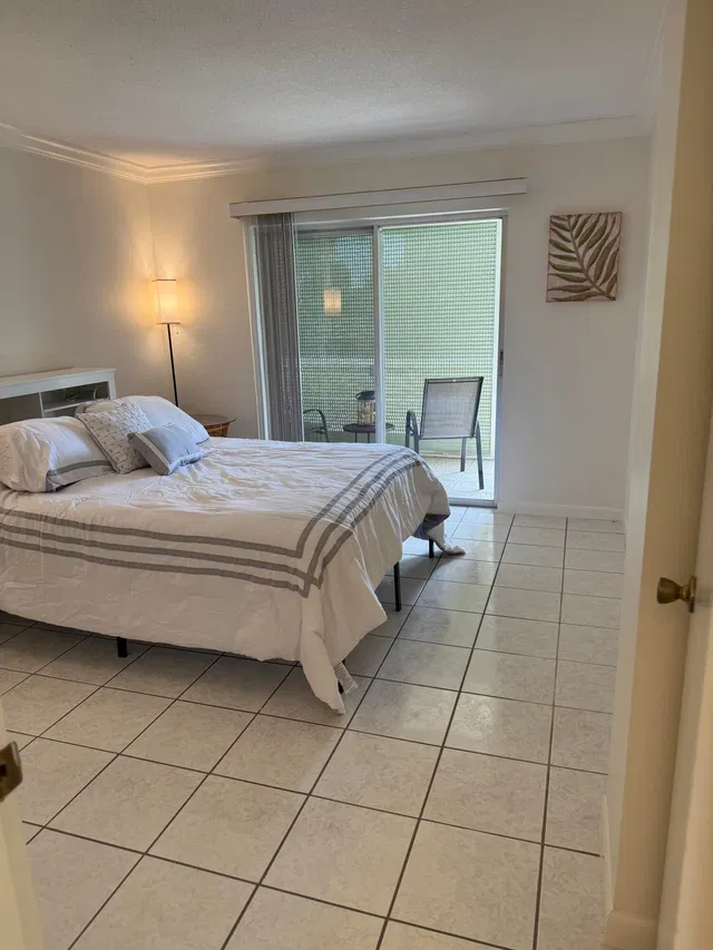  Unit 105 photo 6