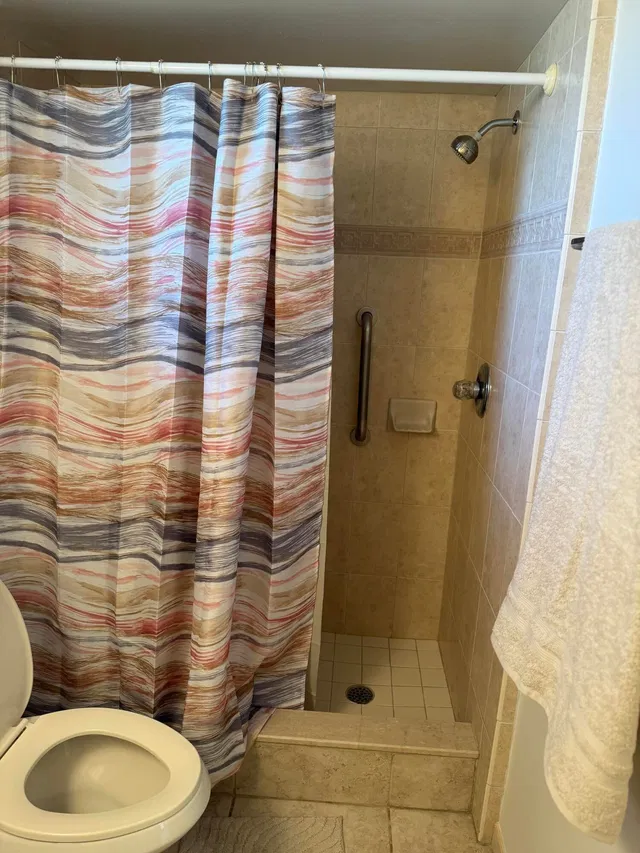  Unit 105 photo 8