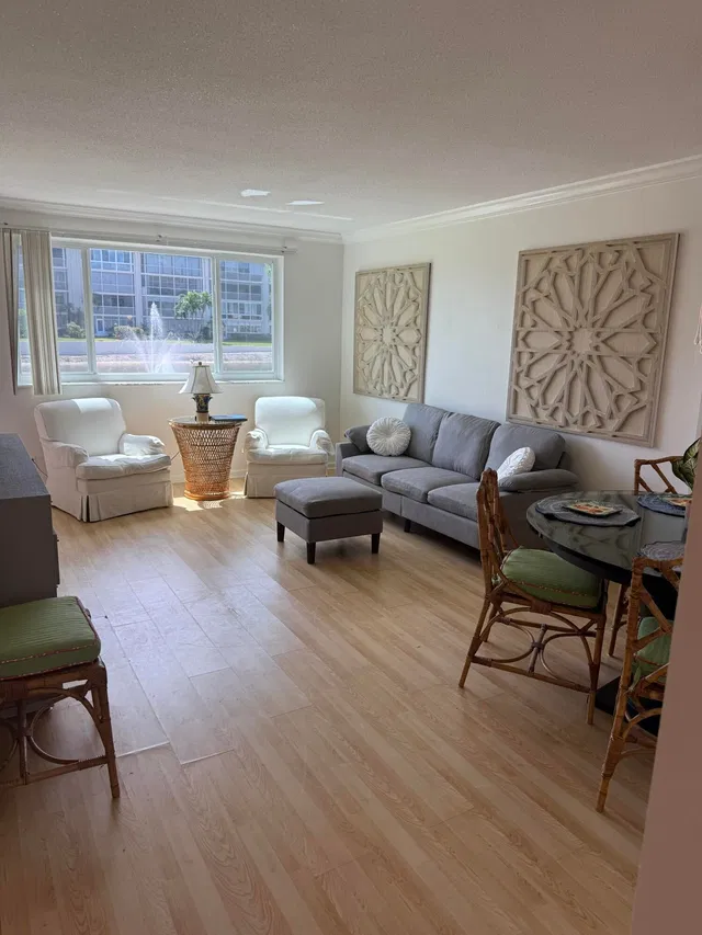  Unit 105 photo 11