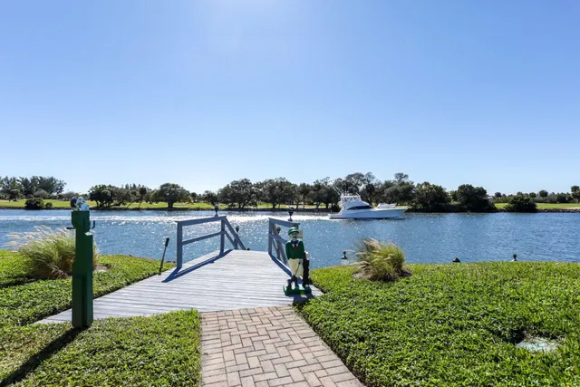 Golfview North Palm Beach I Unit 207 photo 21