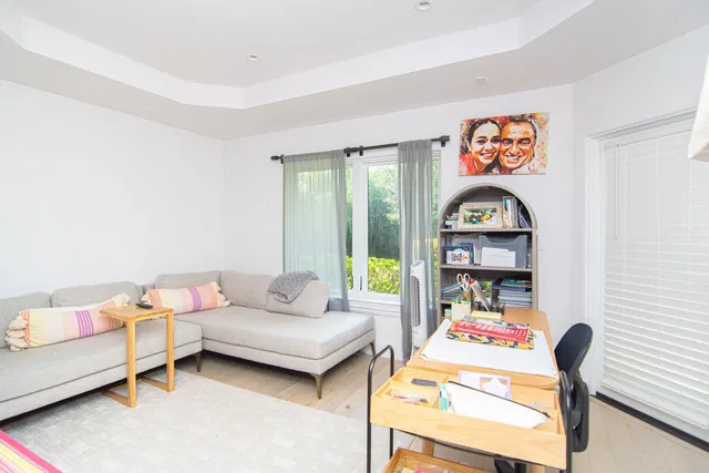 Residence photo 12