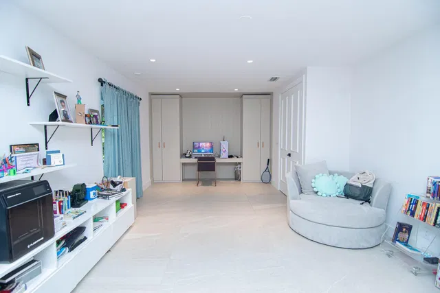 Residence photo 26