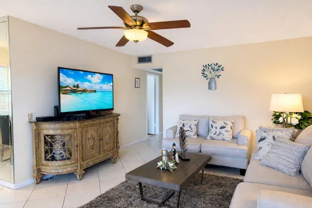 Residence photo 15