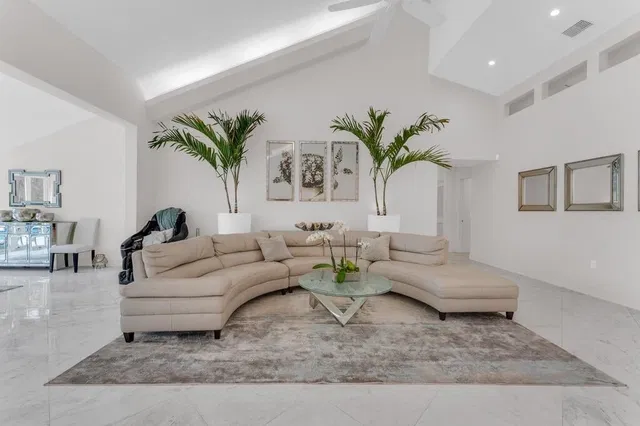  Residence photo 11