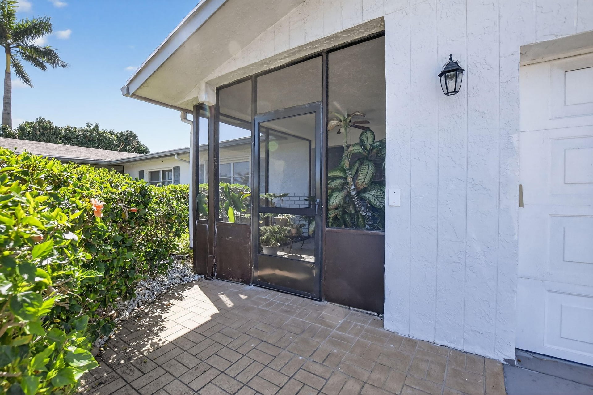 Residence photo 3