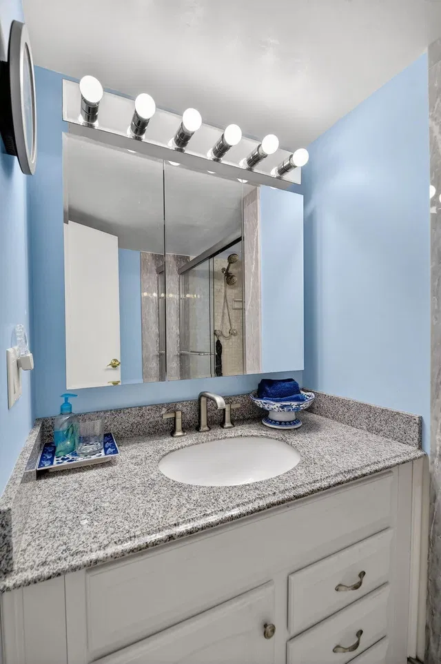  Unit 303 photo 13