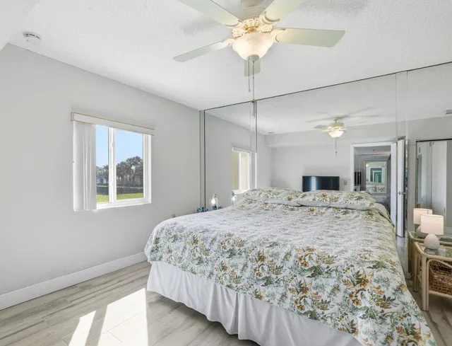 Unit 104 photo 20