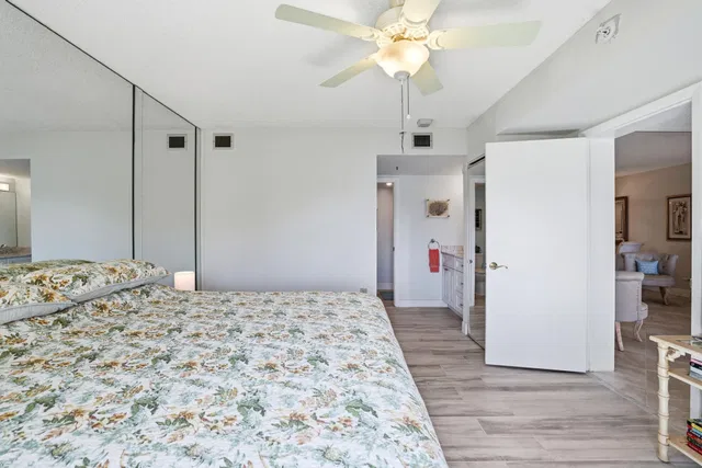 Unit 104 photo 21
