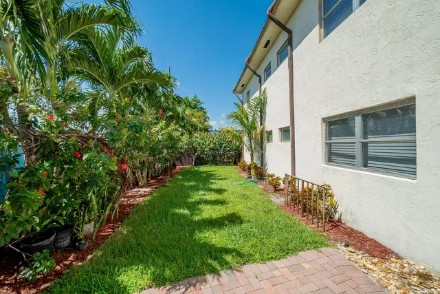 Village of North Palm Beach Unit 8 photo 17