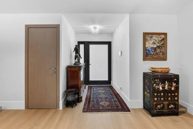 Residence photo 5