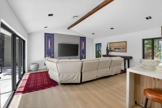Residence photo 14