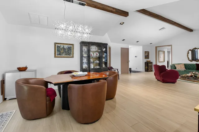 Residence photo 18