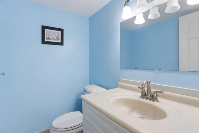 Unit 113 photo 18