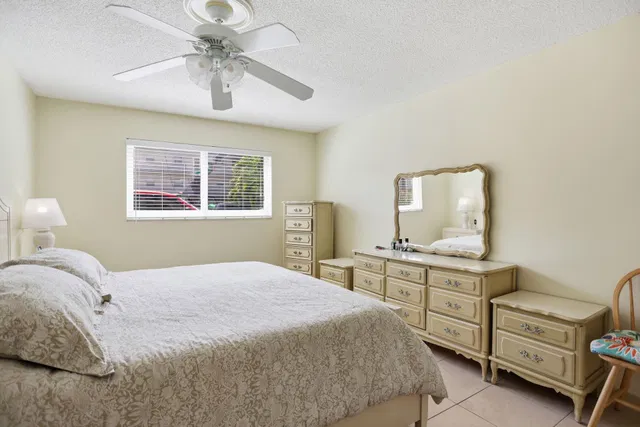 Unit 113 photo 20