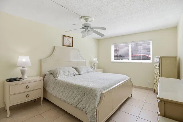 Unit 113 photo 21