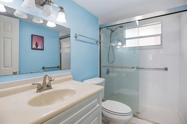 Unit 113 photo 23