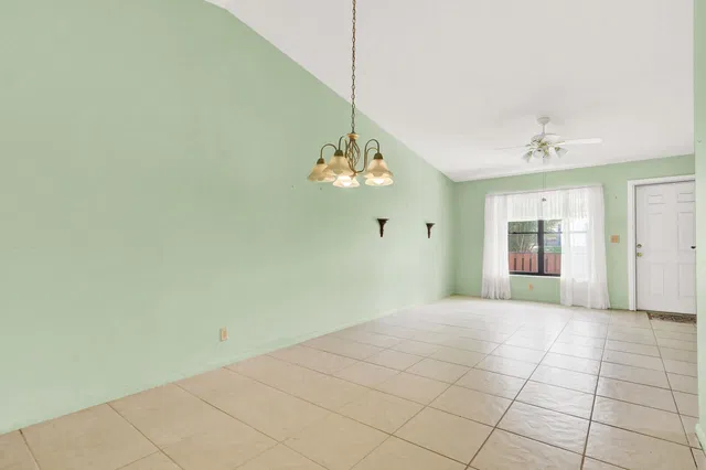  Residence photo 6