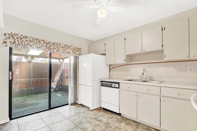  Residence photo 9