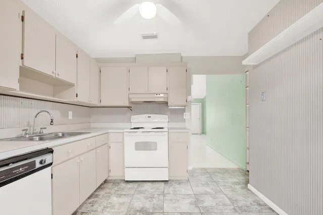  Residence photo 12