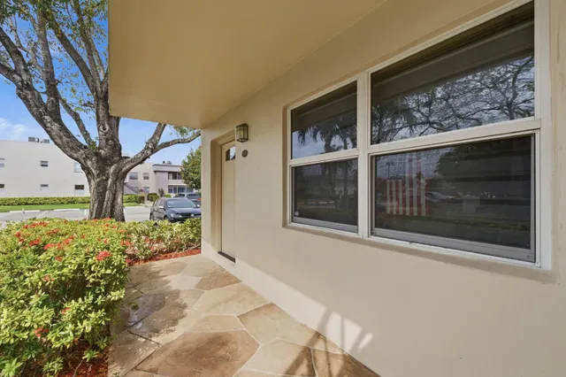 Residence photo 2