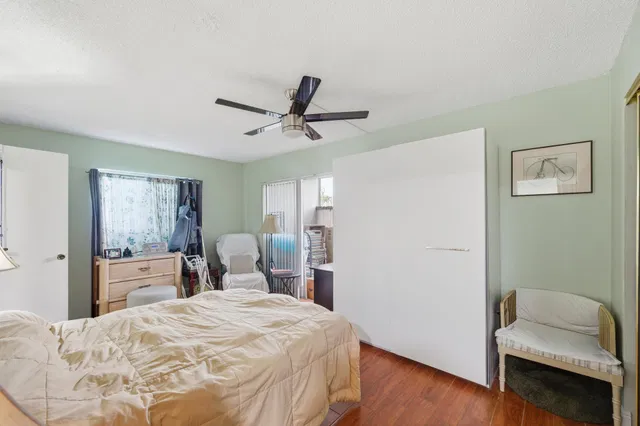 Residence photo 16
