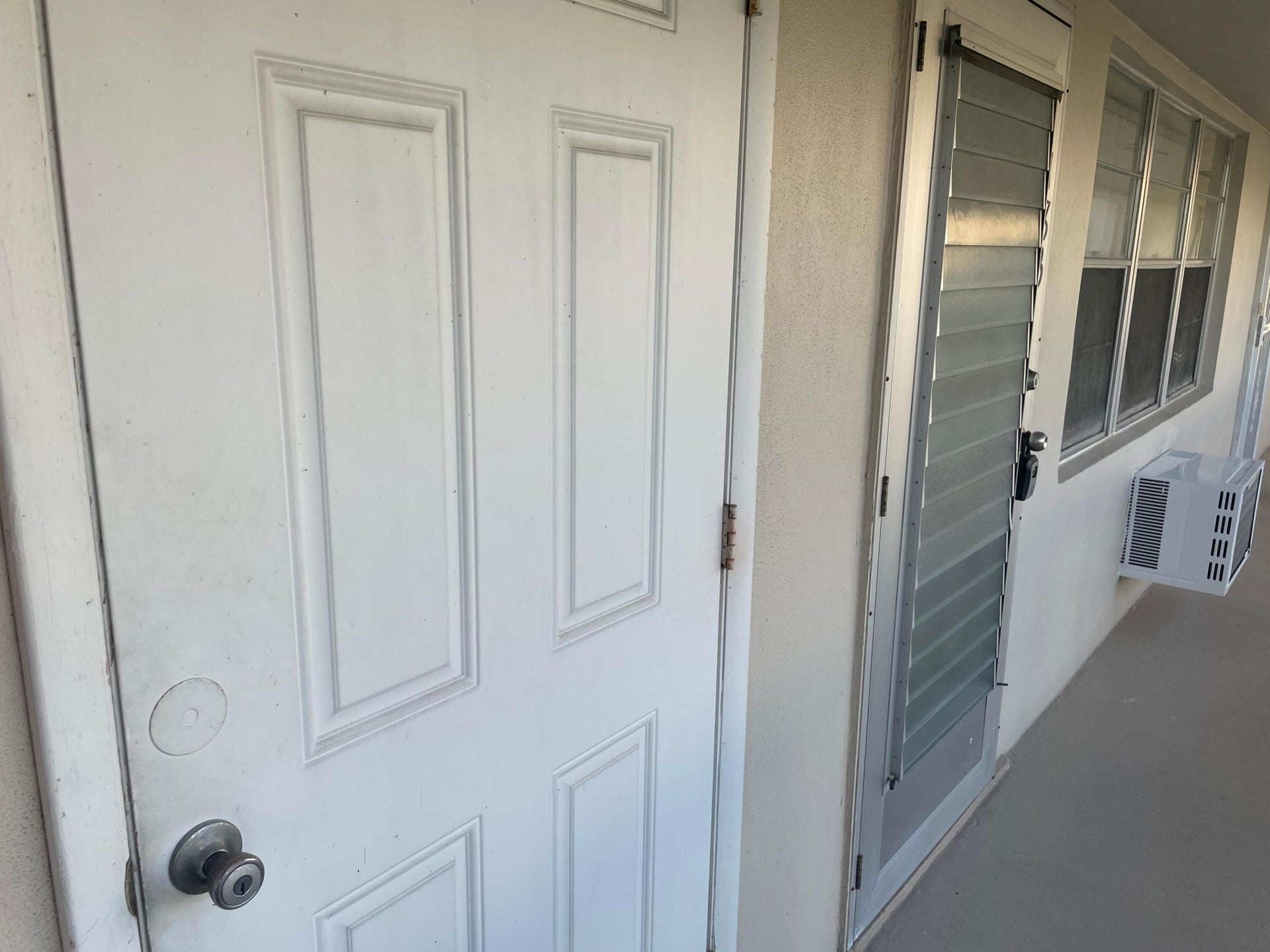 Unit H photo 2