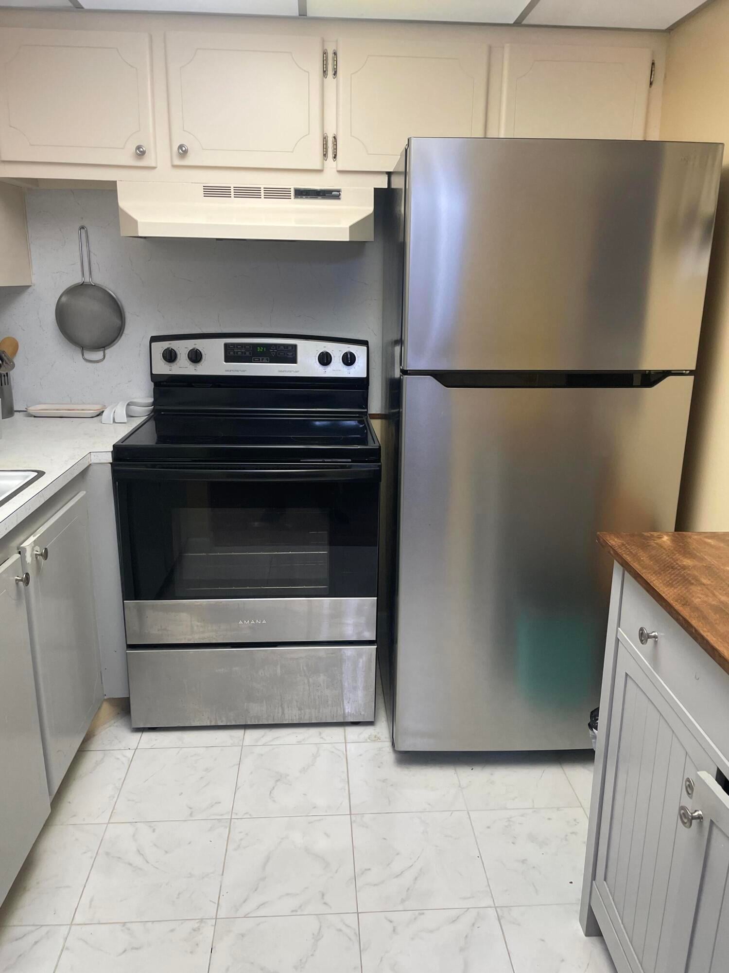 Unit H photo 3