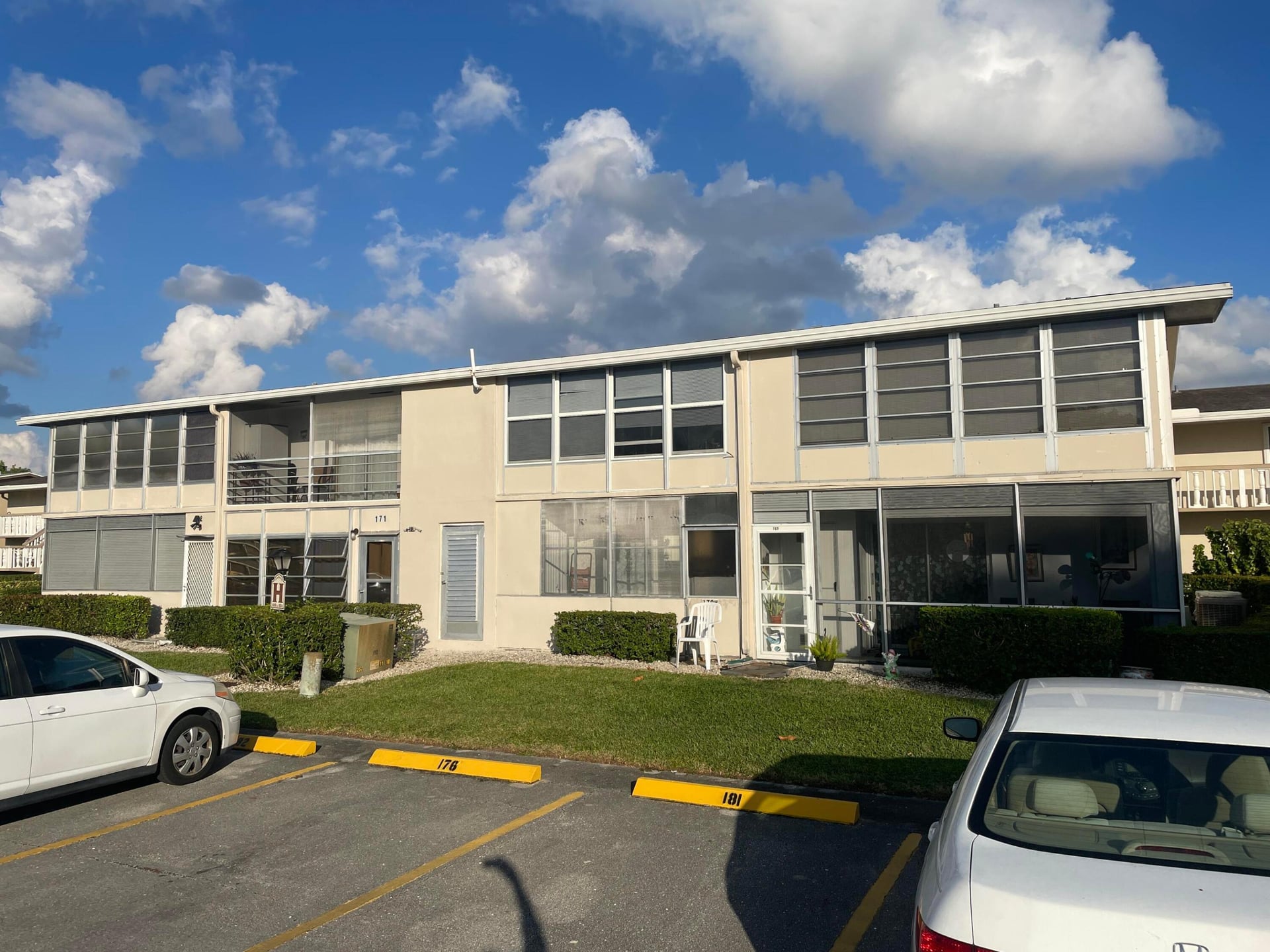 Unit H photo 17