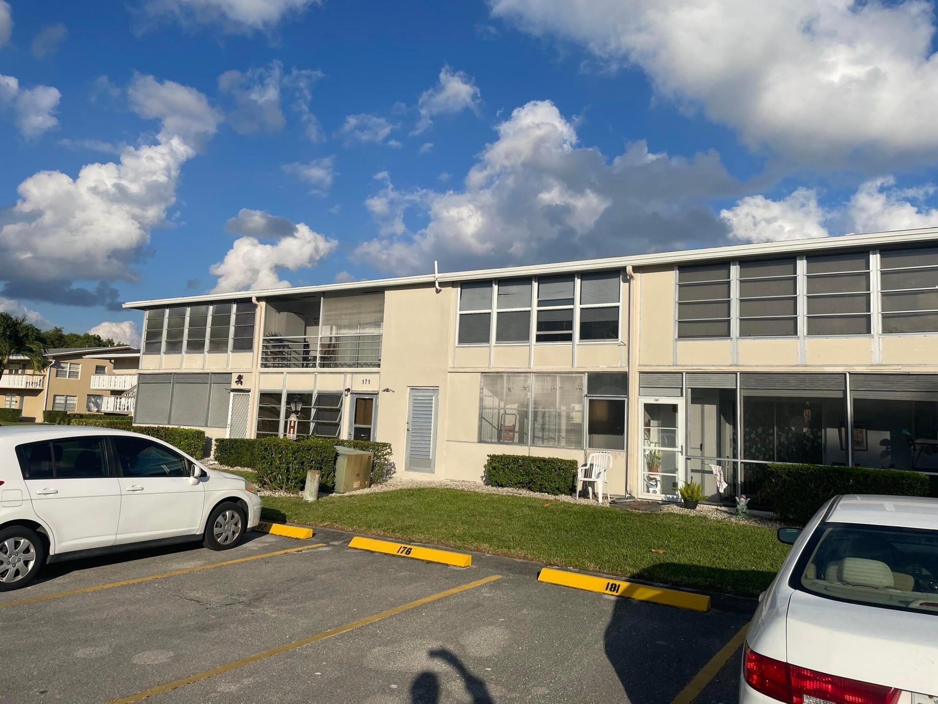 Unit H photo 18