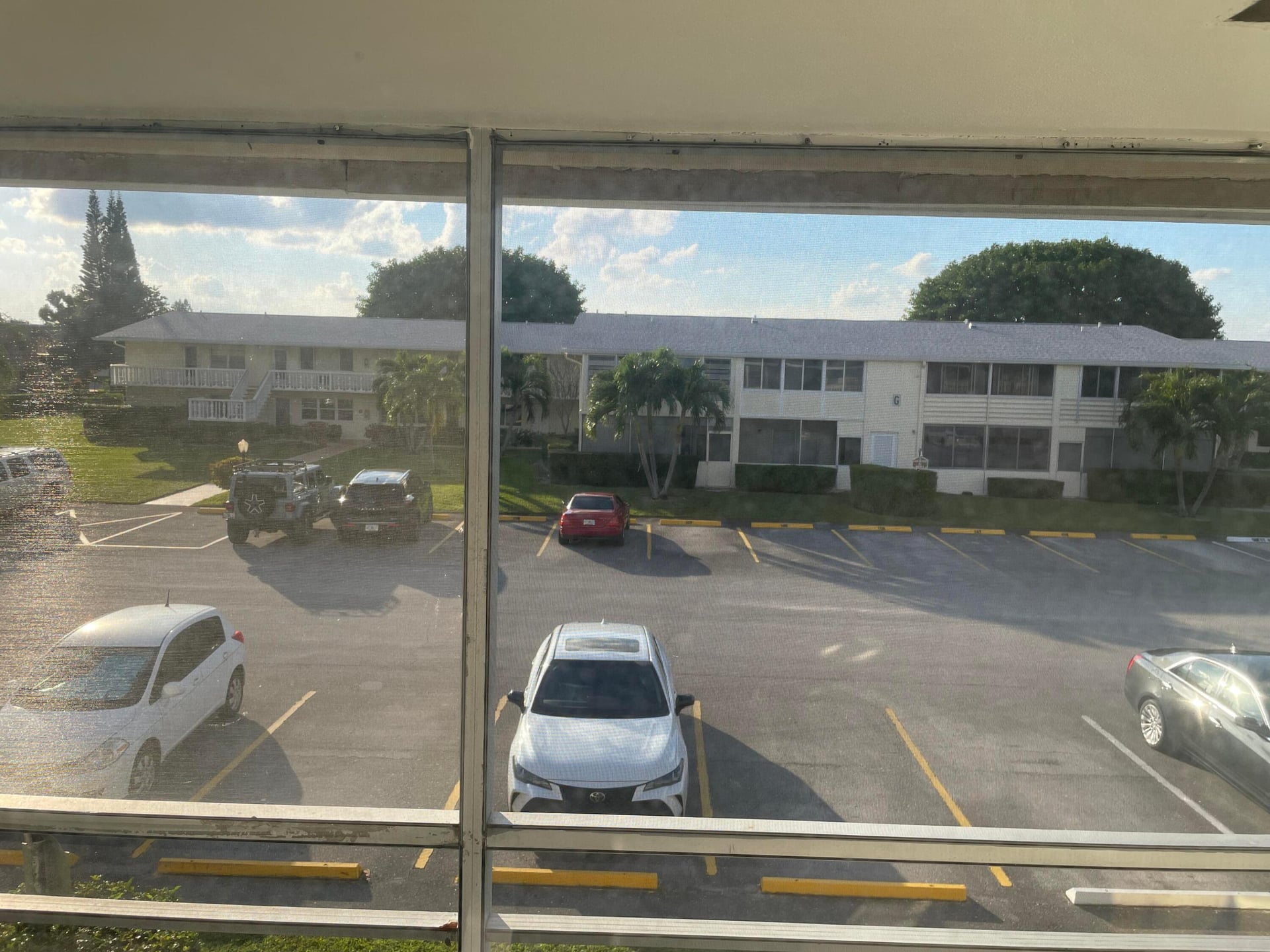 Unit H photo 19