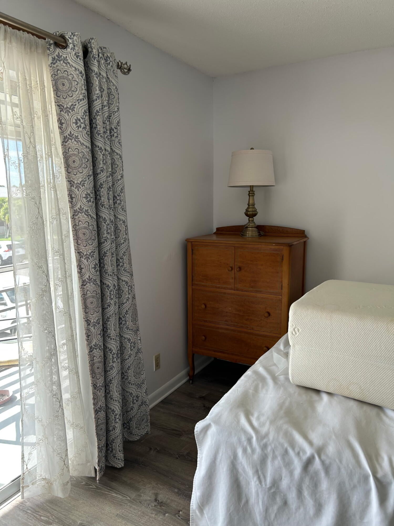 Unit H photo 23