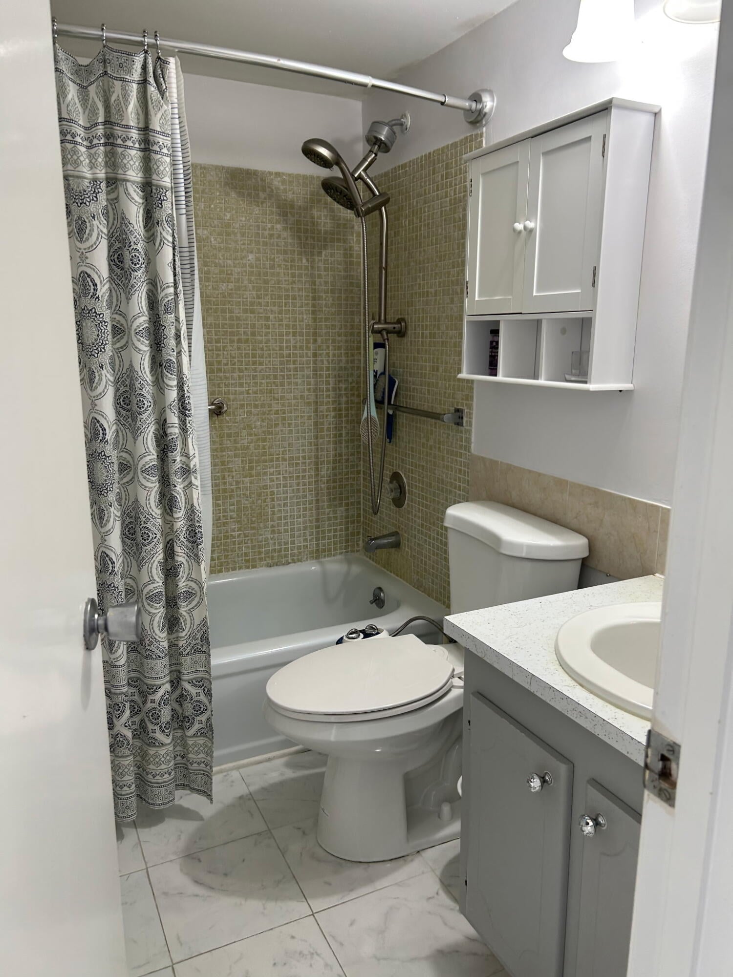 Unit H photo 25