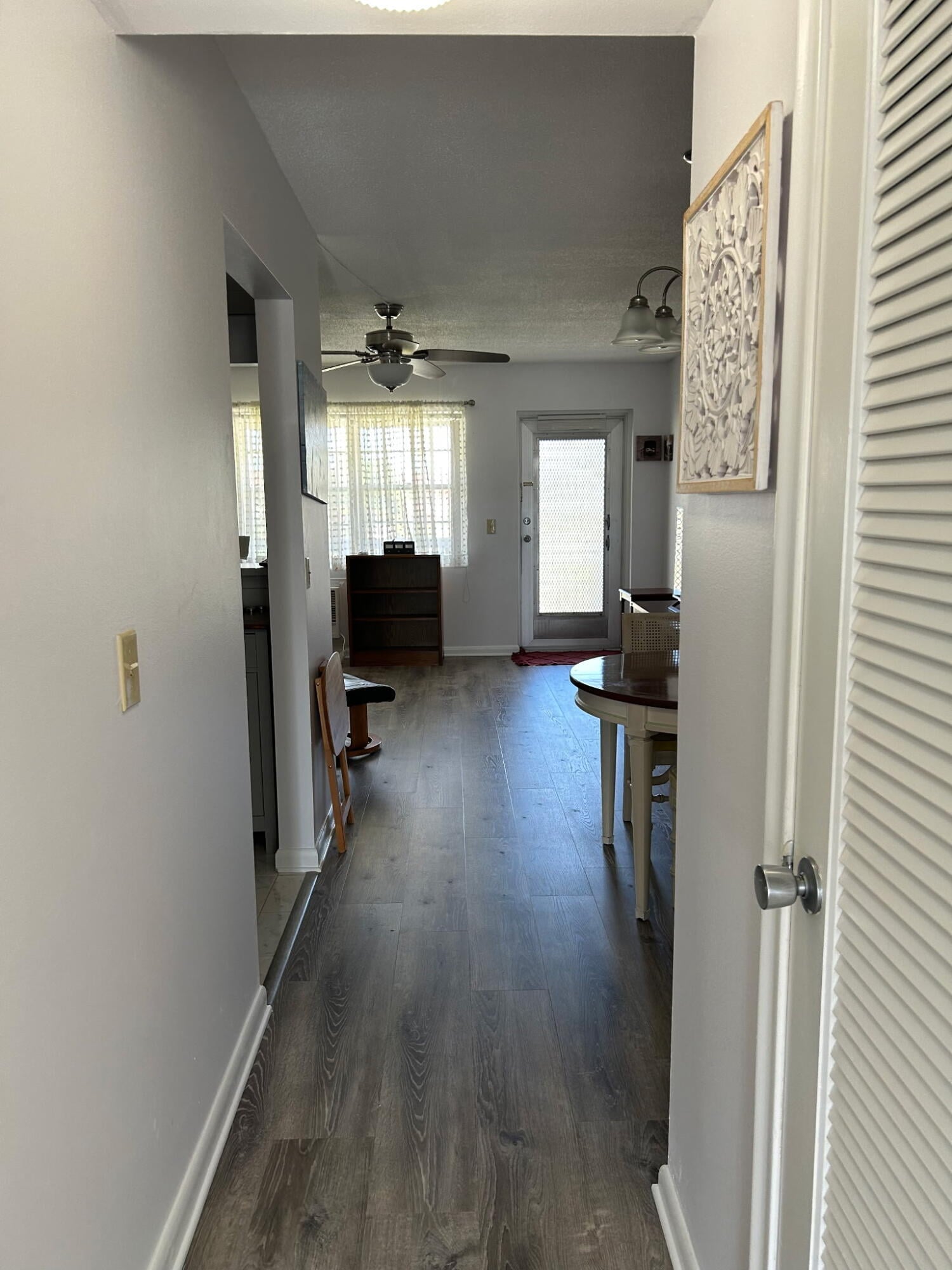 Unit H photo 26