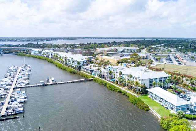 Harborage Yacht Club Unit 302 photo 4