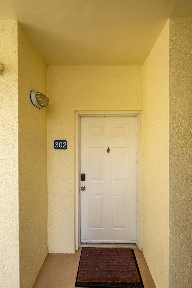 Harborage Yacht Club Unit 302 photo 9